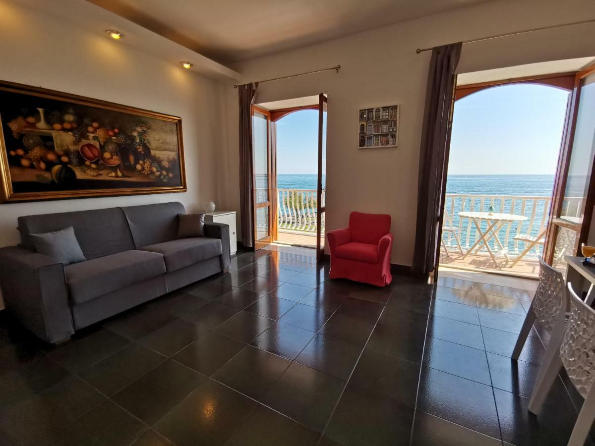 Super Panorama & Astonishing Apartment Seaview Giardini-Naxos Buitenkant foto